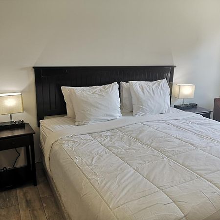 Almo Court Motel Кранбрук Экстерьер фото