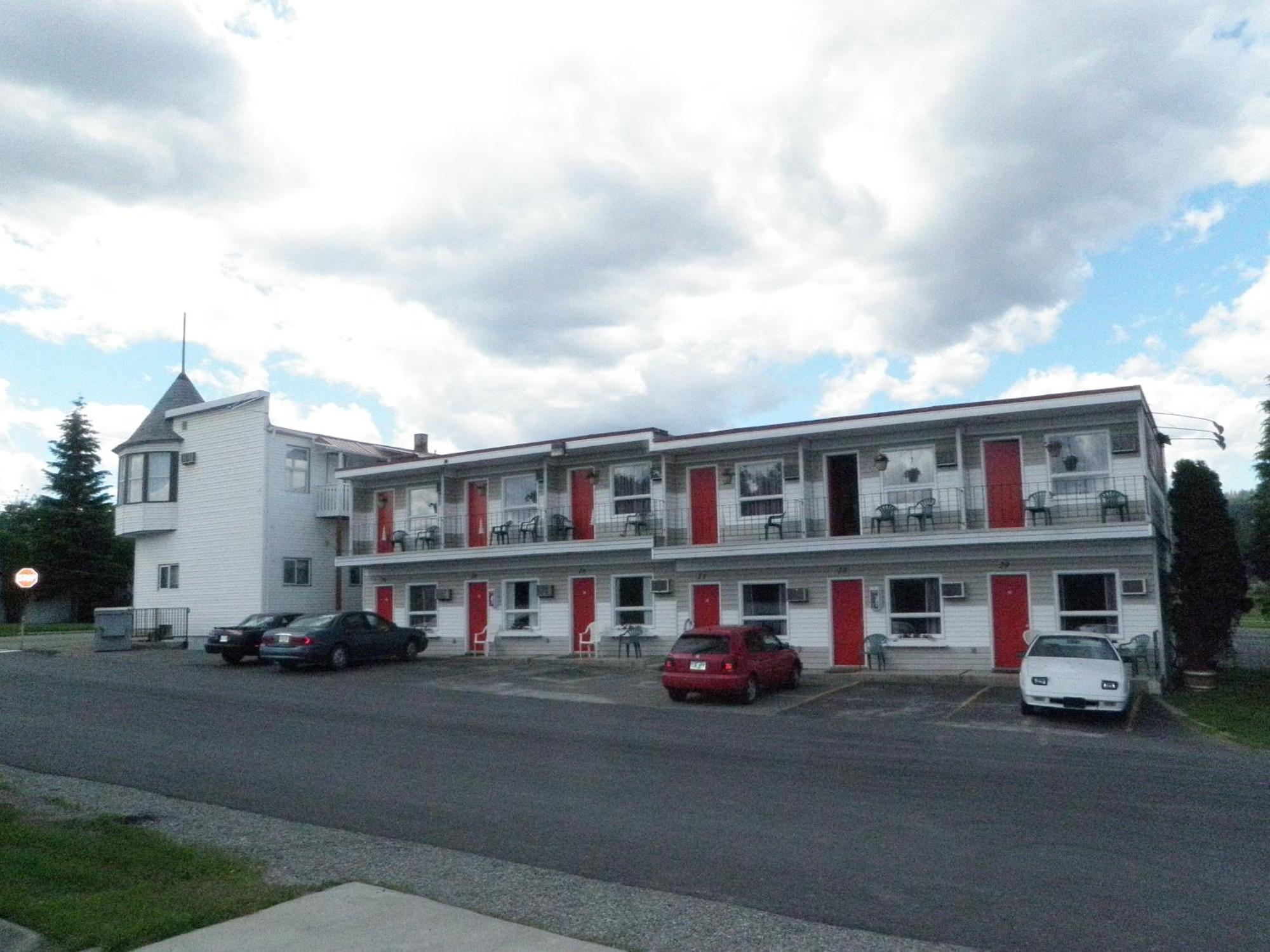 Almo Court Motel Кранбрук Экстерьер фото