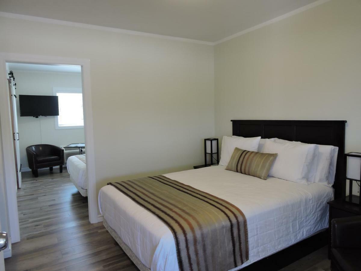 Almo Court Motel Кранбрук Экстерьер фото
